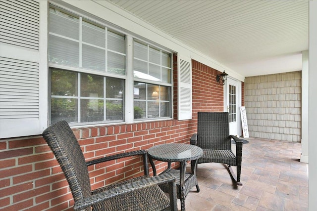 7 Albergo Ln, Syosset, NY 11791 - view of covered porch