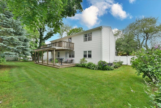 7 Albergo Ln, Syosset, NY 11791 - back of house with a wooden deck