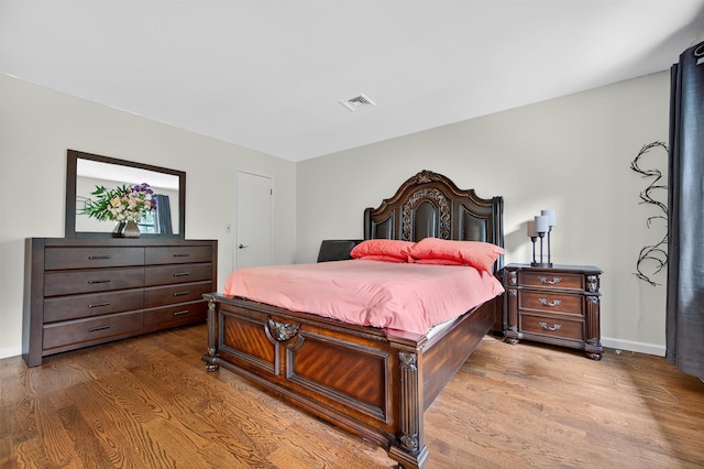 418 Pawnee Ct, Suffern, NY 10901 - bedroom featuring wood finished floors and baseboards