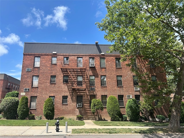 21543 48th Ave Unit 1E, Bayside, NY 11364 - view of building exterior