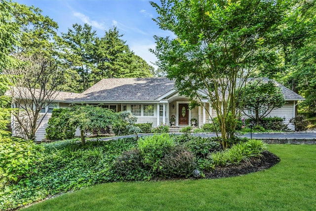 31 Stonywell Ct, Dix Hills, NY 11746 - photo 1