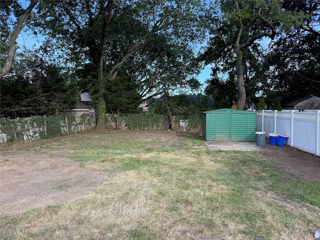 22 Bradish Ln, Babylon, NY 11702 - view of yard