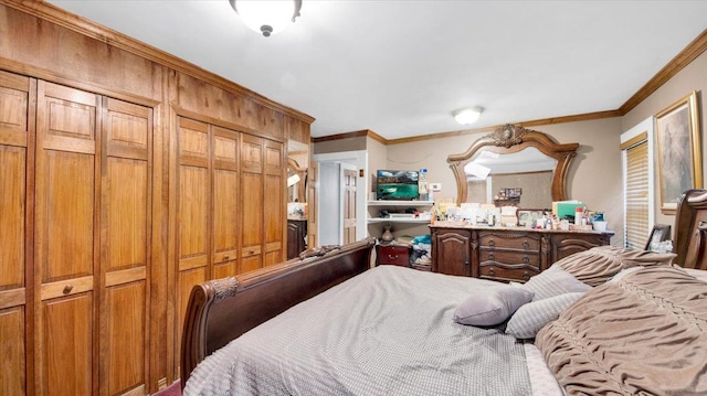 20 Overhill Pl, Yonkers, NY 10704 - bedroom with crown molding