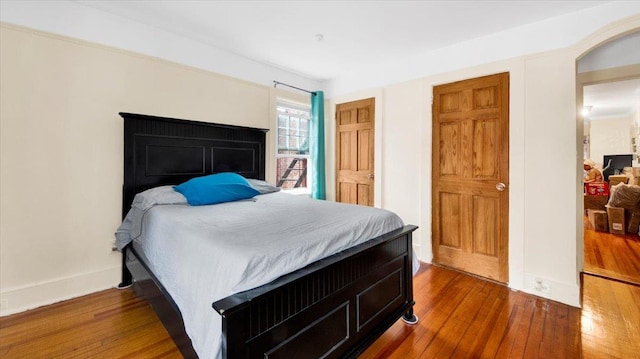 20 Overhill Pl, Yonkers, NY 10704 - bedroom featuring hardwood / wood-style flooring and baseboards