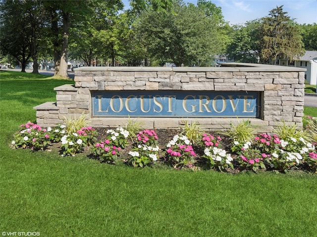 4H Locust Ct Unit H, Fishkill, NY 12524 - community / neighborhood sign featuring a yard