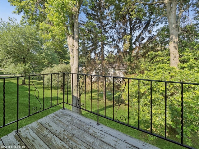 4H Locust Ct Unit H, Fishkill, NY 12524 - deck with a yard