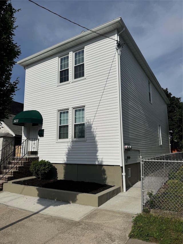 1611 Research Ave, Bronx, NY 10465 - view of side of home