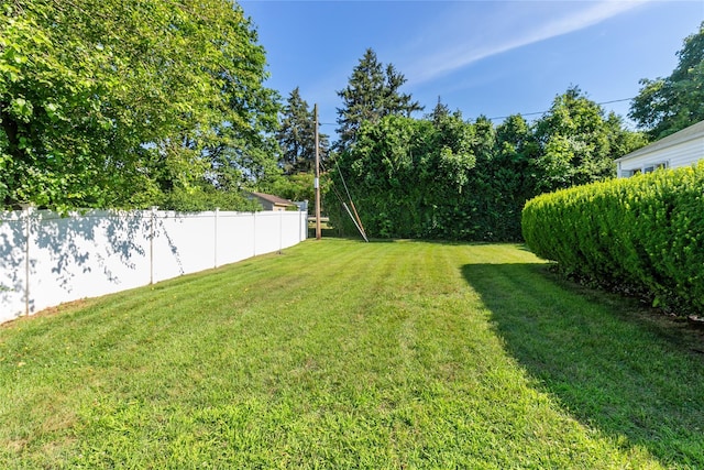 2 Nautilus Ave, Plainview, NY 11803 - view of yard