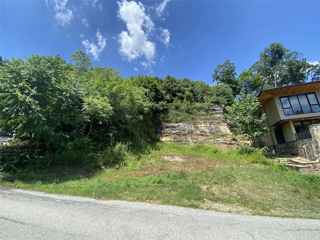 1 Avondale Rd, Yonkers, NY 10710