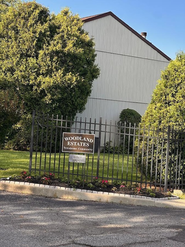 728 Woodland Estates Dr, Baldwin, NY 11510 - view of community sign