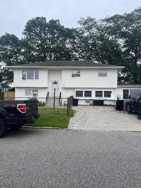 226 14th Ave, West Babylon, NY 11704 - bi-level home with driveway