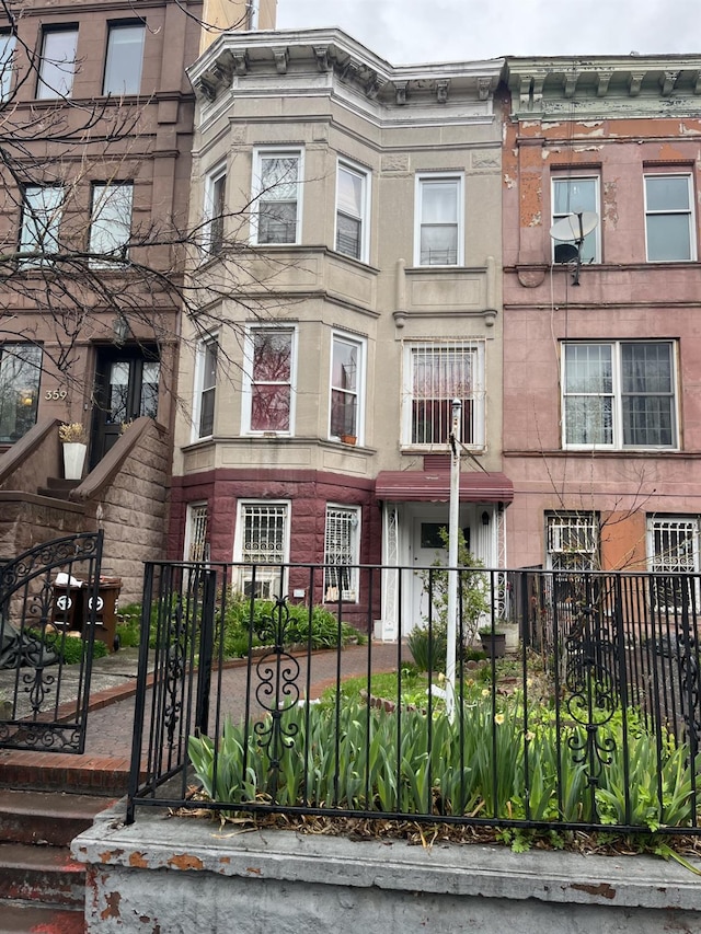 361 Eastern Pkwy, Brooklyn, NY 11216 - view of property featuring a fenced front yard