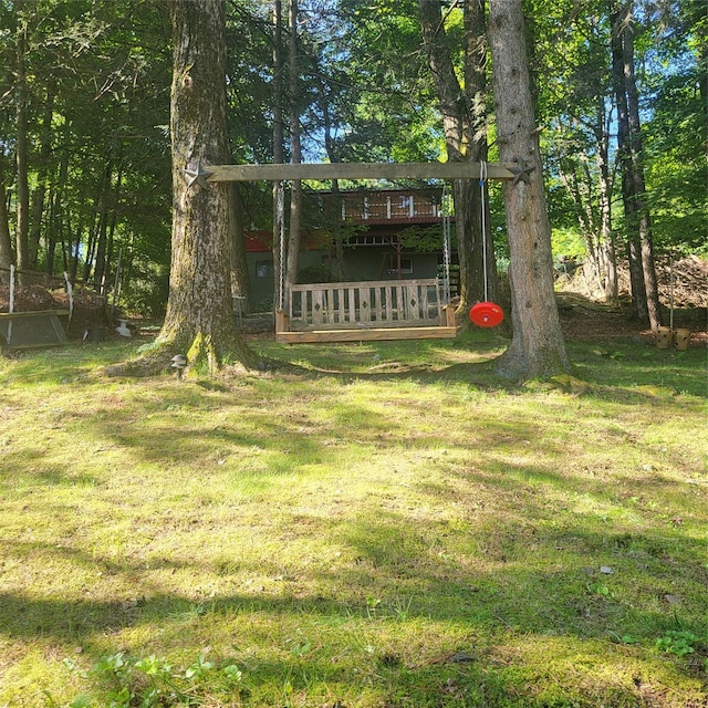 28 E Sullivan Pl, Smallwood, NY 12720 - view of green lawn
