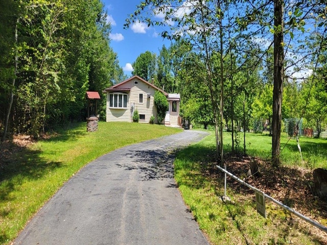 139 Haddock Rd, Monticello, NY 12701 - view of front of property featuring a front yard and driveway