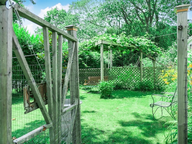 7 Clover Ln, Brookhaven, NY 11719 - view of yard