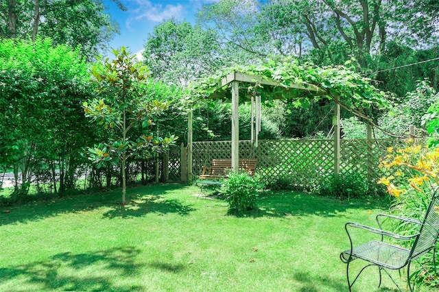 7 Clover Ln, Brookhaven, NY 11719 - view of yard