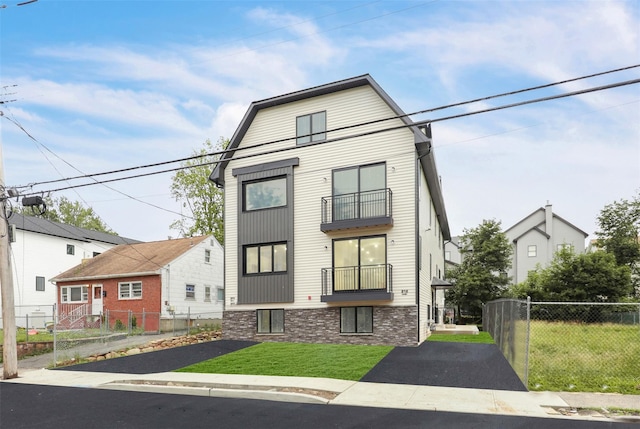 79 N Cole Ave, Spring Valley, NY 10977 - photo 1