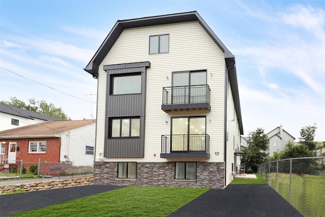 79 N Cole Ave, Spring Valley, NY 10977 - photo 2