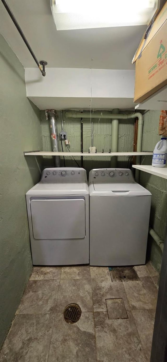 21-40 78th St Unit 2, East Elmhurst, NY 11370 - laundry area featuring separate washer and dryer