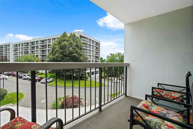 100 High Point Dr Unit 310, Hartsdale, NY 10530 - view of balcony