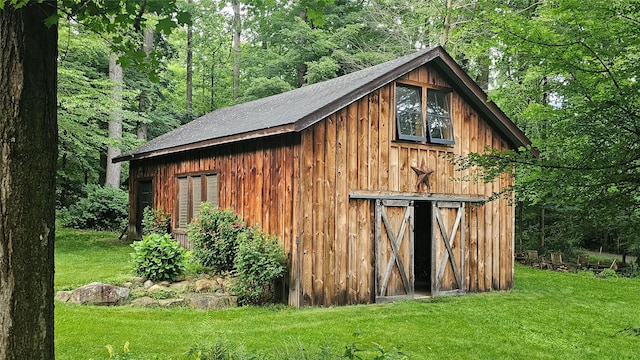 17 Half Moon Rdg, Cold Spring, NY 10516 - view of barn with a yard and a view of trees