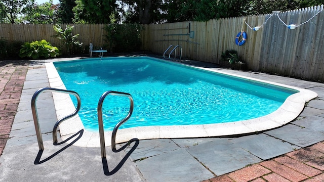 32 Biltmore Ave, Yonkers, NY 10710 - view of swimming pool featuring a fenced backyard