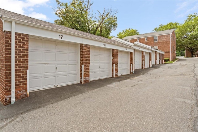 81 Edwards St Unit T, Roslyn Heights, NY 11577 - view of garage
