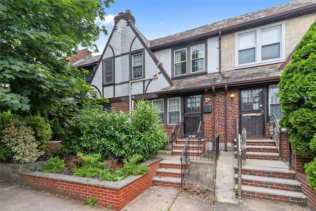 67118 Burns St, Forest Hills, NY 11375 - photo 1