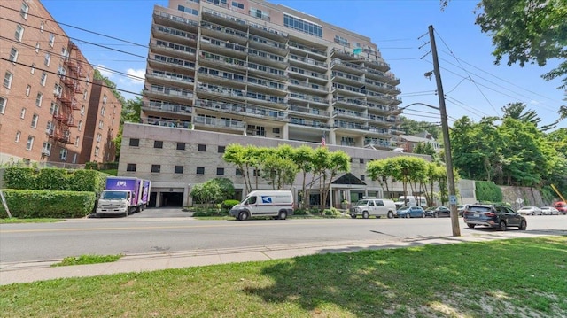 1020 Warburton Ave Unit 9C, Yonkers, NY 10701 - view of apartment building / complex
