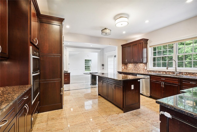10 Roseanne Dr, North Hills, NY 11576 - photo 14