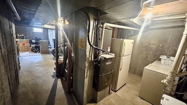 6 Devon Ct, Nanuet, NY 10954 - basement featuring freestanding refrigerator and washer / dryer