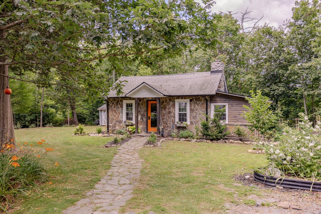 7 Cedarwood Ln, Saugerties, NY 12477 - photo 1