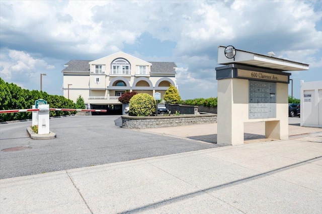 600 Clarence Ave Unit 1J, Bronx, NY 10465 - surrounding community with mail area