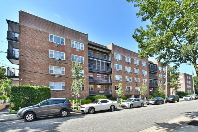 101 Lincoln Ave Unit 3K, Mineola, NY 11501 - view of apartment building / complex