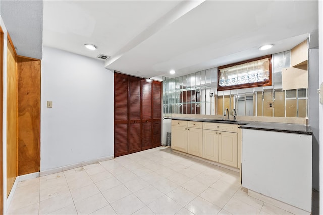 154-70 11th Ave, Beechhurst, NY 11357 - bar area featuring recessed lighting