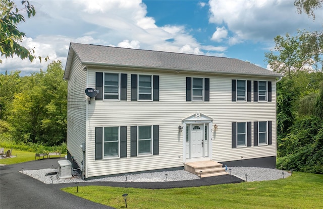 7 Glen Ct, Pawling, NY 12564 - colonial home with a front yard