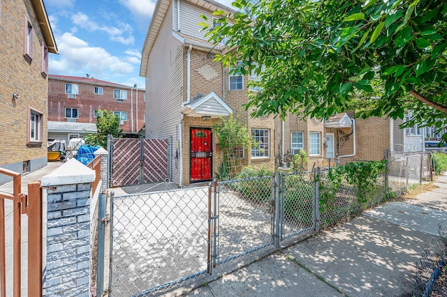 8439 130th St, Kew Gardens, NY 11415 - photo 2