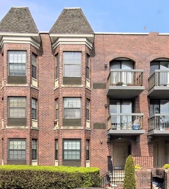 71-24 164th St Unit 2, Fresh Meadows, NY 11365 - view of apartment building / complex