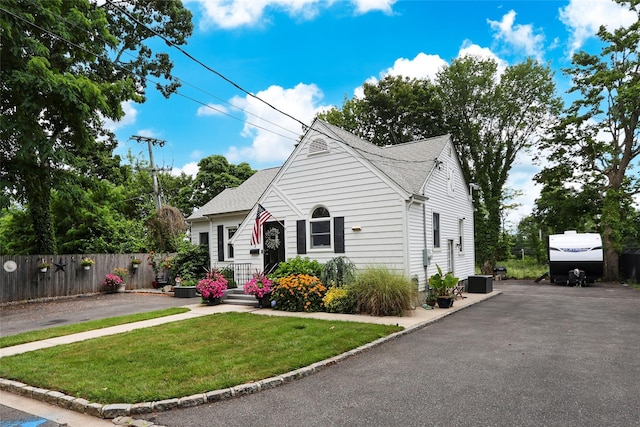 8 Dumond Pl, Glen Head, NY 11545 - photo 2