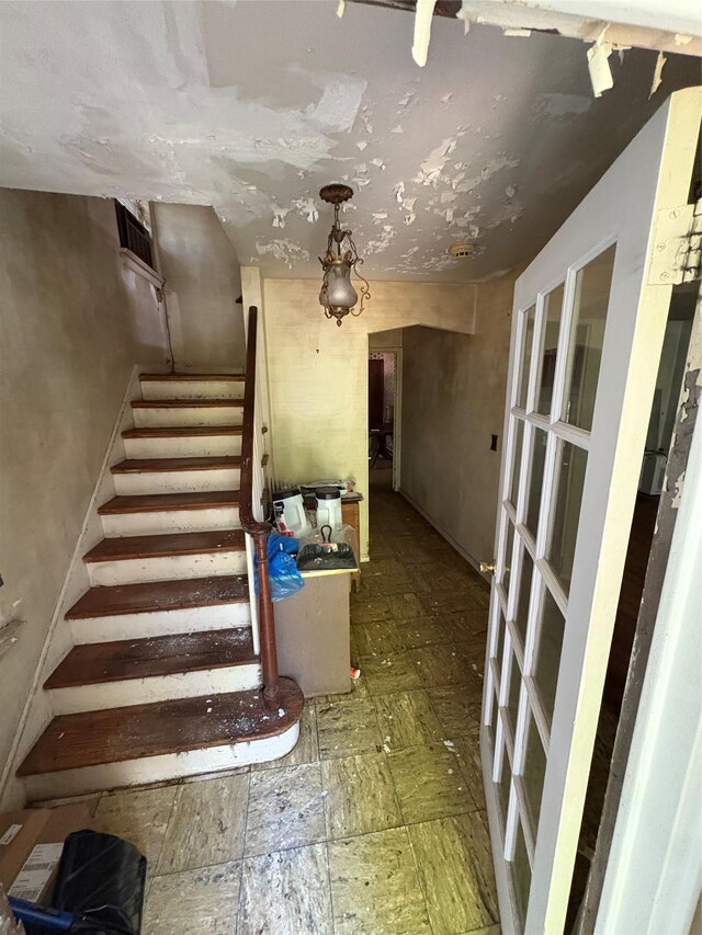 425 W 256th St, Bronx, NY 10471 - view of staircase