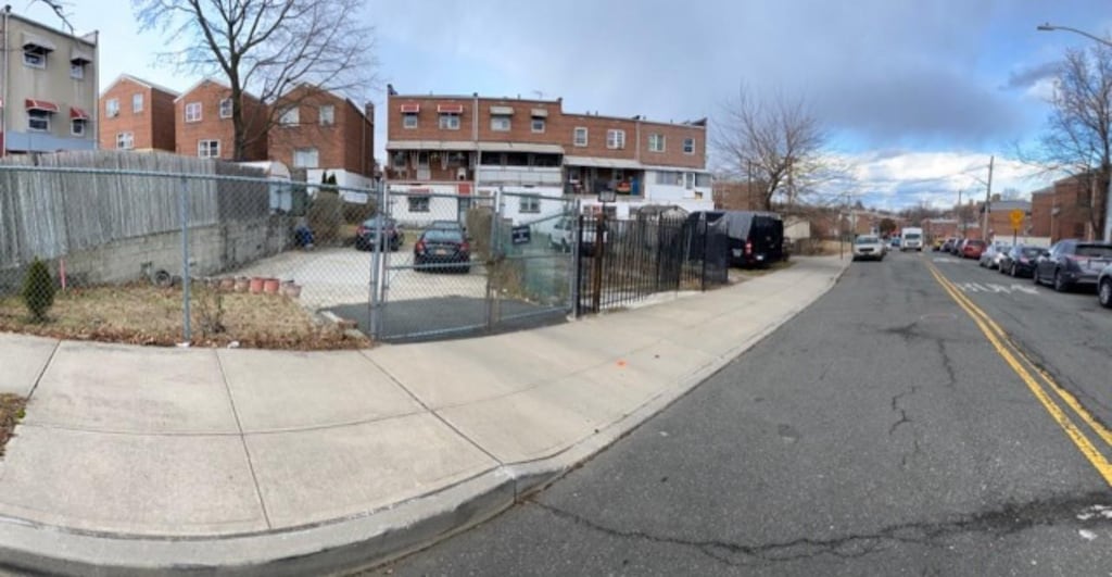 Sexton Pl, Bronx, NY 10469