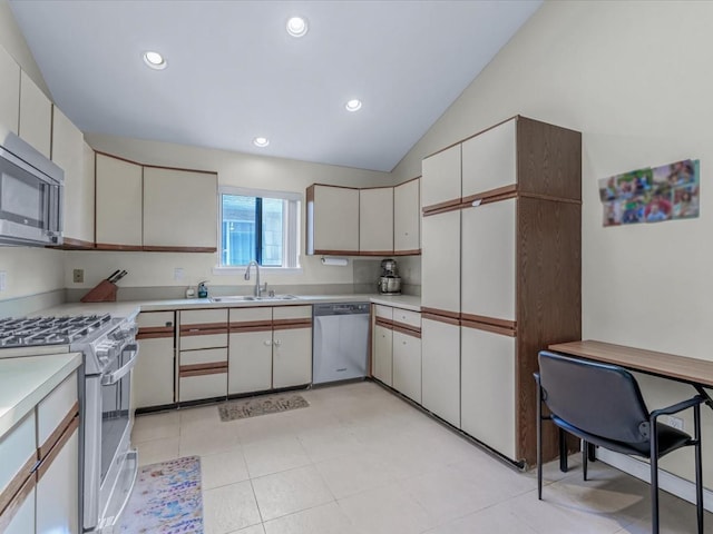 23 Genevieve Pl, Great Neck, NY 11021 - photo 12