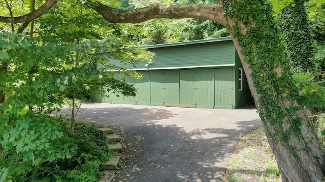 165 River Rd, Nyack, NY 10960 - view of garage