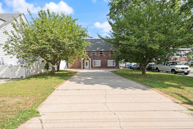 208 Newport Rd, Uniondale, NY 11553 - photo 1