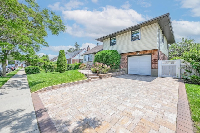 652 Shady St, Hempstead, NY 11550 - photo 1