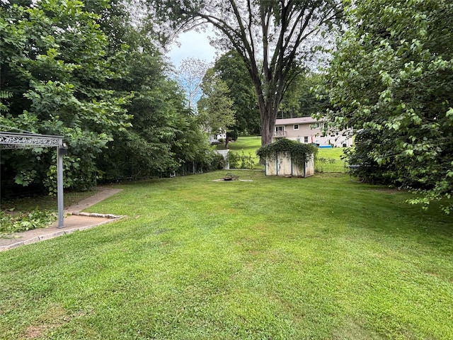 577 Wheeler Hill Rd, Wappingers Falls, NY 12590 - view of grassy yard featuring a shed