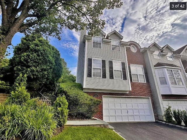 93 Paddington Cir, Smithtown, NY 11787 - photo 2