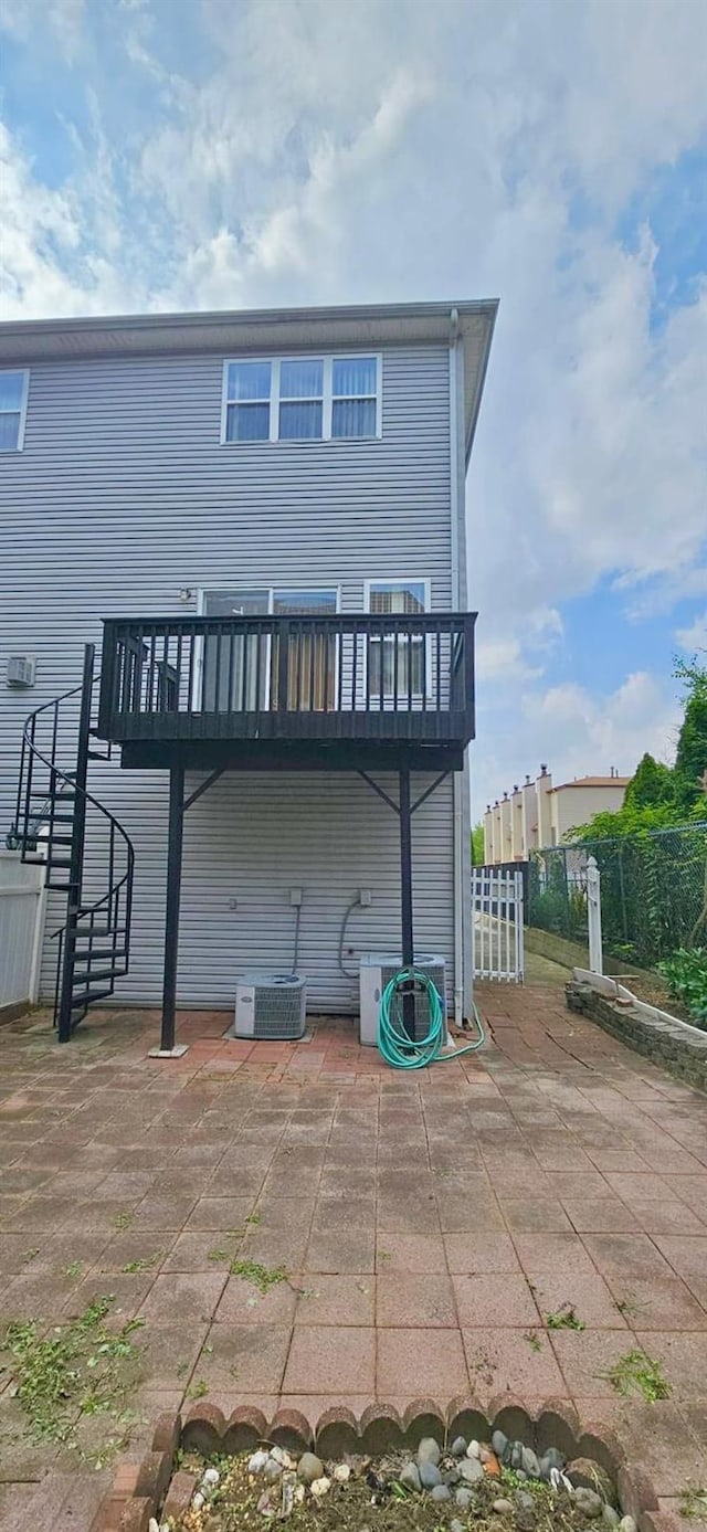 29 Marisa Ct, Staten Island, NY 10314 - photo 2