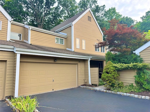 206 Dogwood Ct, Poughkeepsie, NY 12601 - photo 1