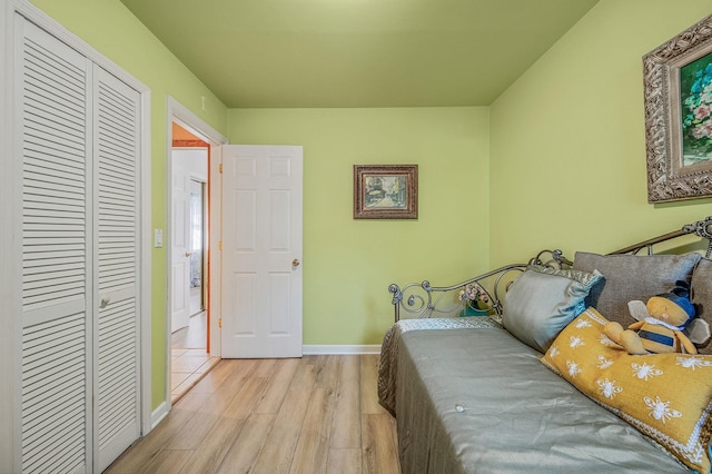 568 N Clinton Ave, Lindenhurst, NY 11757 - photo 12